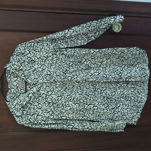 Chico's No Iron White With Black Hearts Long Sleeve Button Down Shirt Size Small - Picture 1 of 8